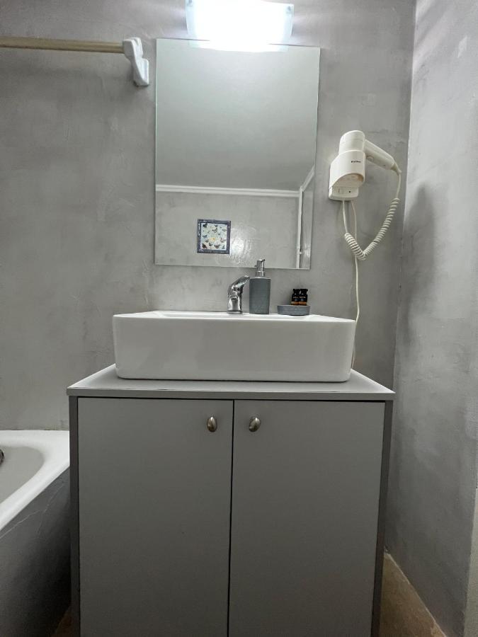 Agios Eleftherios Metro St. 2 Bedrms 4 Pers. Flat Athen Eksteriør billede